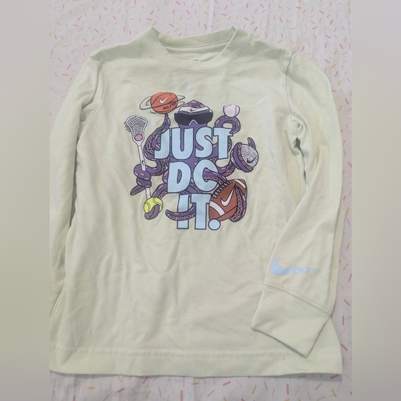 Nike Other - Nike Octopus Sports Tee